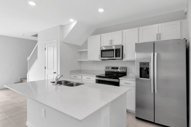 Building Photo - Luxury Townhouse for Rent in Lakewood Ranch