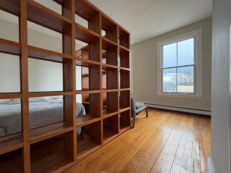 Building Photo - 367 Somerville Ave