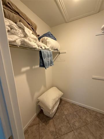 Building Photo - 7431 Holly Hill Dr