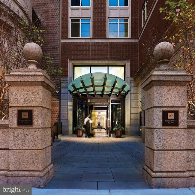 Building Photo - 130 S 18th St