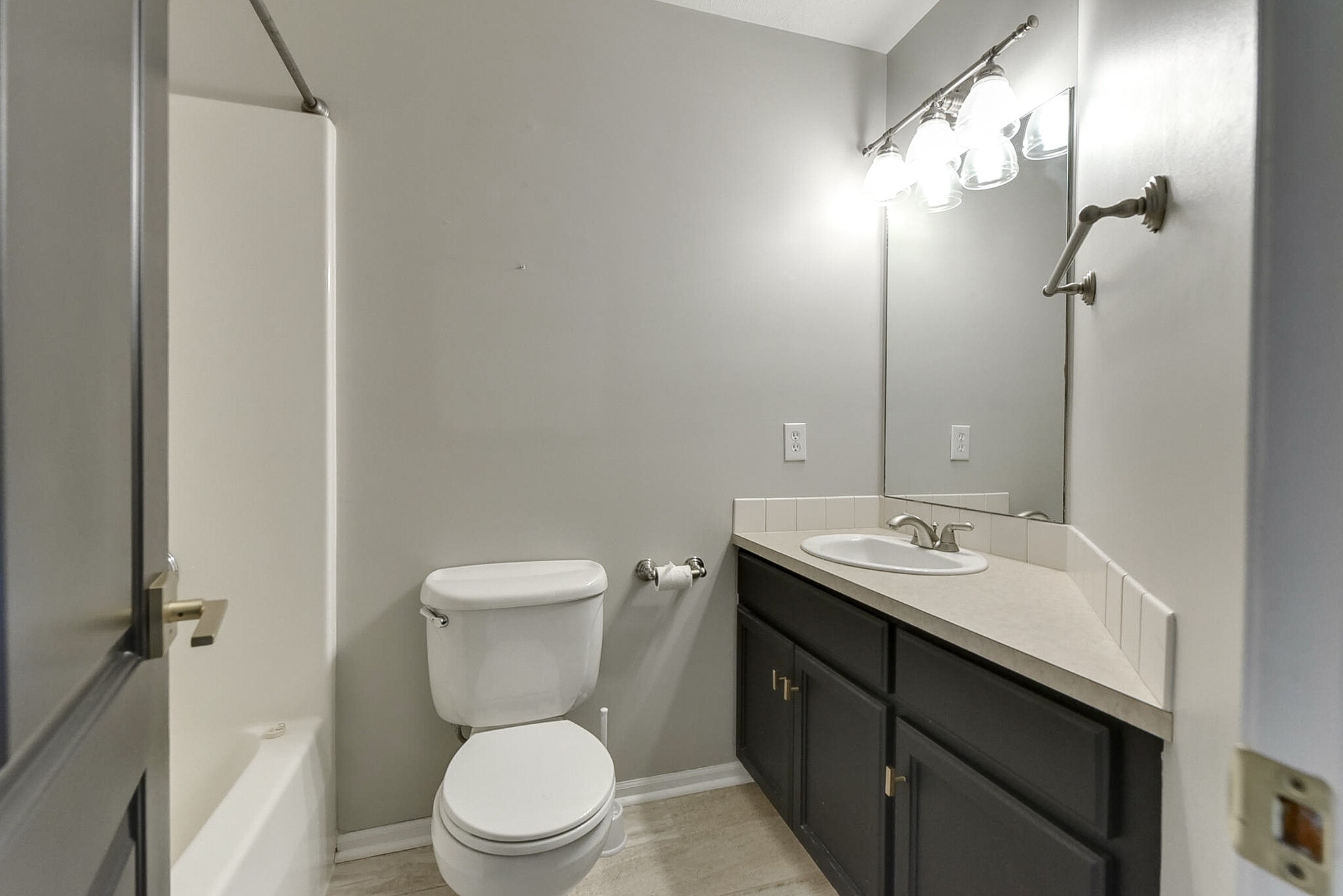 Building Photo - 15327 Parker Cir