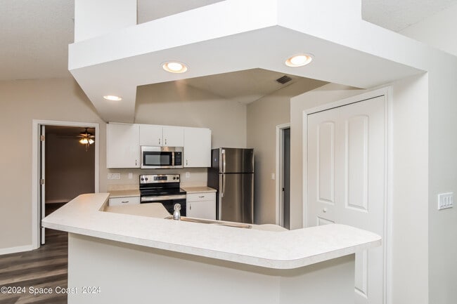 Building Photo - 9175 102nd Ave