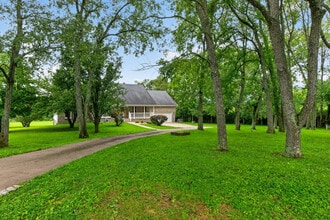 Building Photo - 133 Foxtail Dr