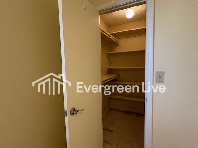 Building Photo - 121 Pembroke Ct