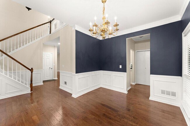 Building Photo - 2309 Wickingham Dr NE