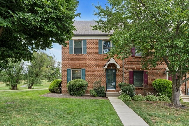 Primary Photo - 214 Troon Ct