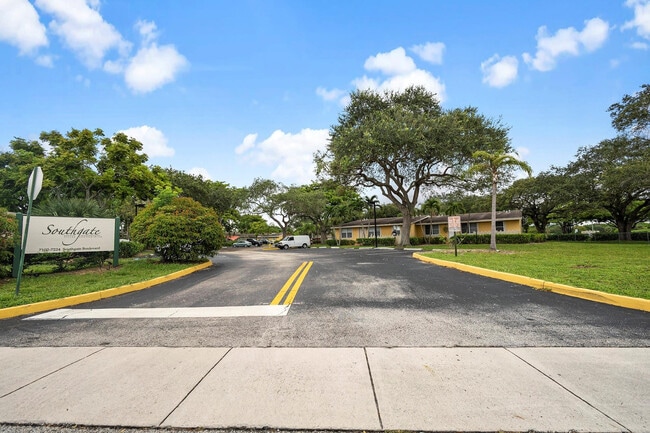 Building Photo - 7110 Southgate Blvd