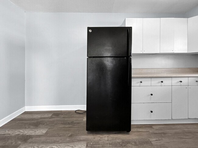 Building Photo - Charming Unfurnished Pinellas Park Home with Private Backyard! 3bed | 1 bath