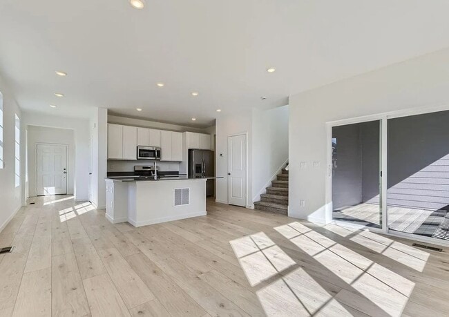 Building Photo - Luxurious CORNER LOT - 3bd 2.5 paired home in Dove Village!