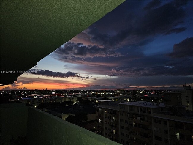 Building Photo - 1825 W 44th Pl