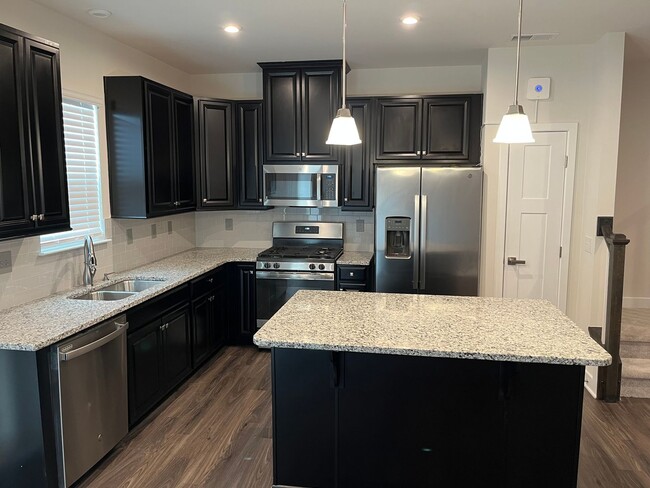 Building Photo - Spartanburg - 3Bd/2.5Ba