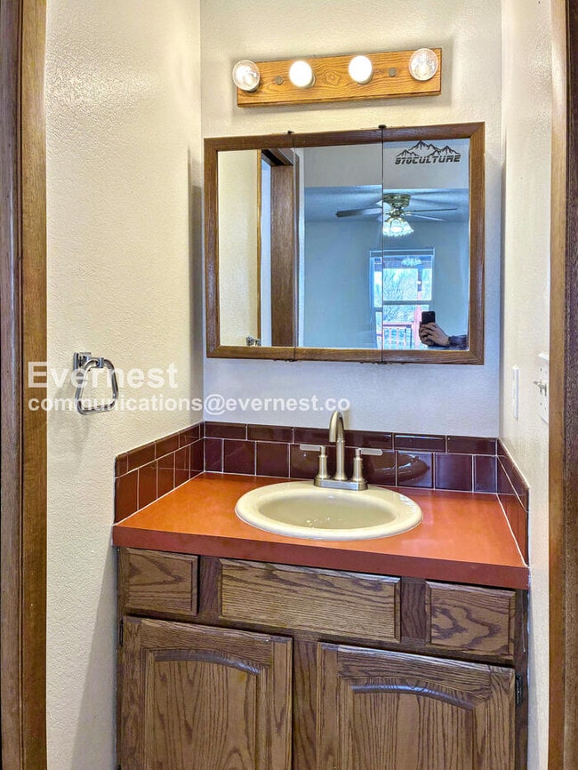 Building Photo - 4713 9th St Rd