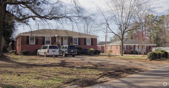 Building Photo - 624 Billingsley Rd