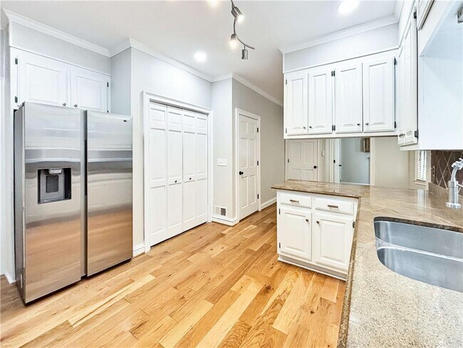 Building Photo - 4515 N Slope Cir