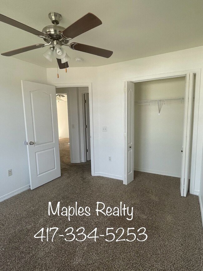 Building Photo - 3 Bedroom, 2 Bath Home for RENT in Hollister, MO