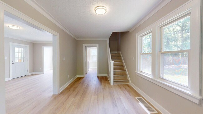 Building Photo - 4528 Rainbow Rd