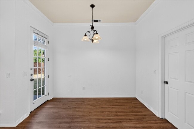 Building Photo - 3731 Charter Dr