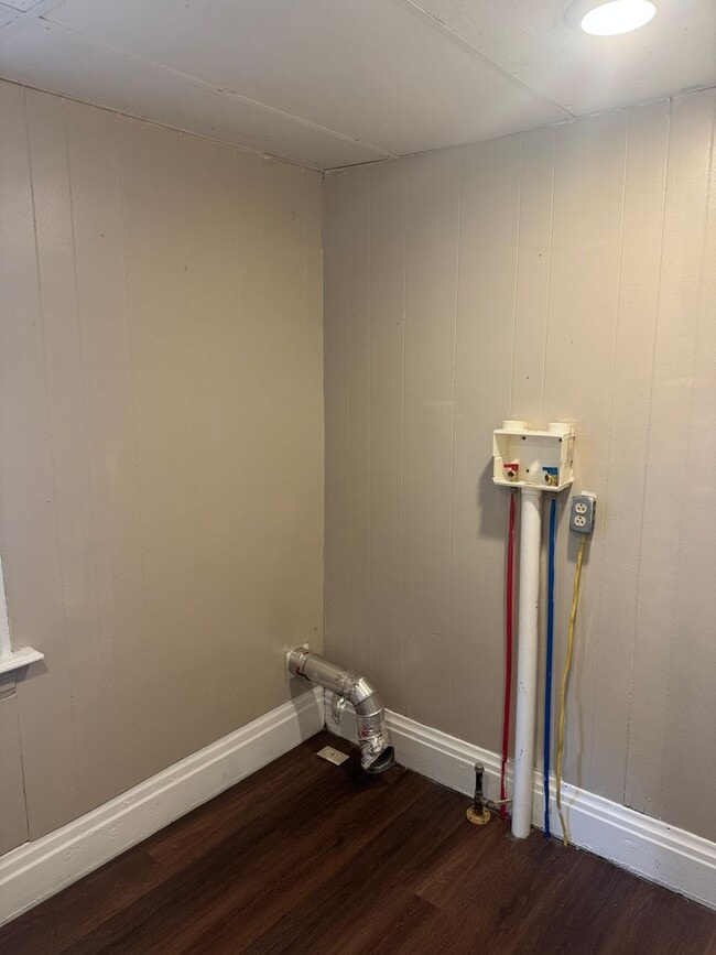 Building Photo - Cute 1 bedroom house Rochester