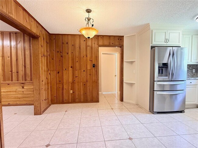 Building Photo - 4701 NE 7th Ave