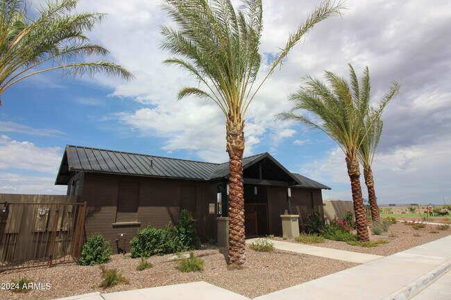 Building Photo - 17625 W Colter St