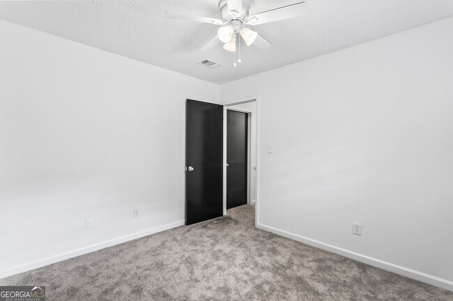 Building Photo - 2923 Bicentennial Dr SW