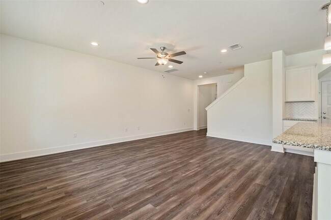Building Photo - 11202 Gadsen Ln