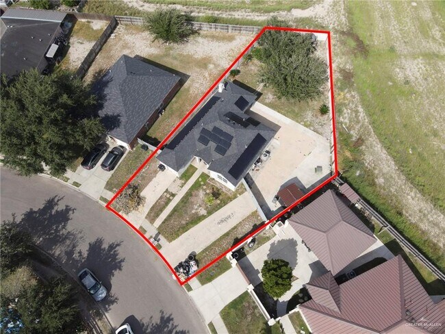 Building Photo - 28 Silver Oak Ave