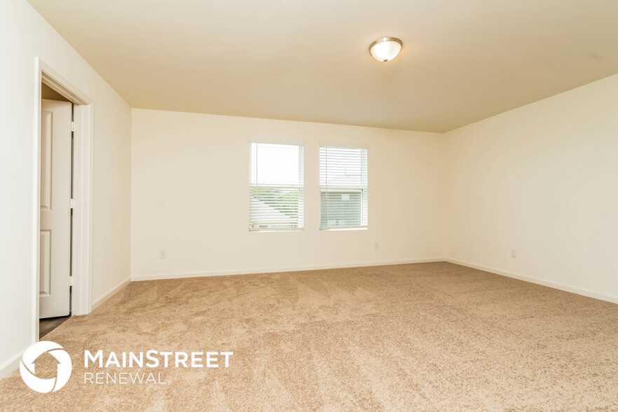 Building Photo - 453 Canoe Way