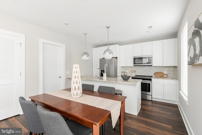 Building Photo - 45 W Haines St