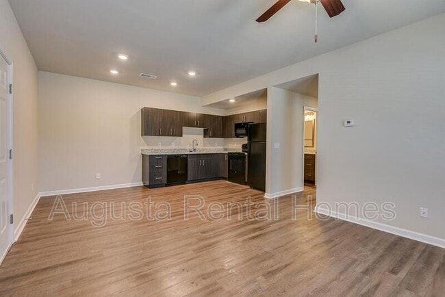 Building Photo - 2509 Otter Run