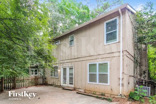 Building Photo - 6719 Timbers E Dr