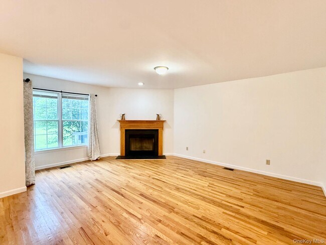 Building Photo - 73 Sandalwood Ln