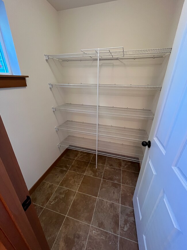 Building Photo - Large 3 bed/3.5 bath Greenwood Townhouse!!!