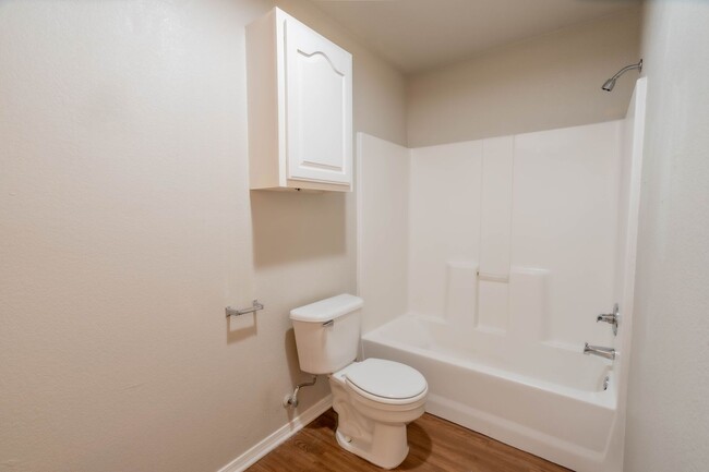 Building Photo - Beautiful 4 Bed 2.5 Bath Rental in Tulsa!
