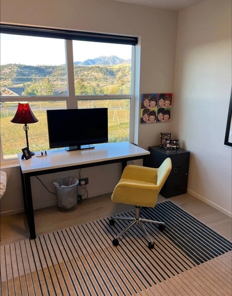 3rd bedroom as an office with mountain views - 1951 Little Cottage Ln