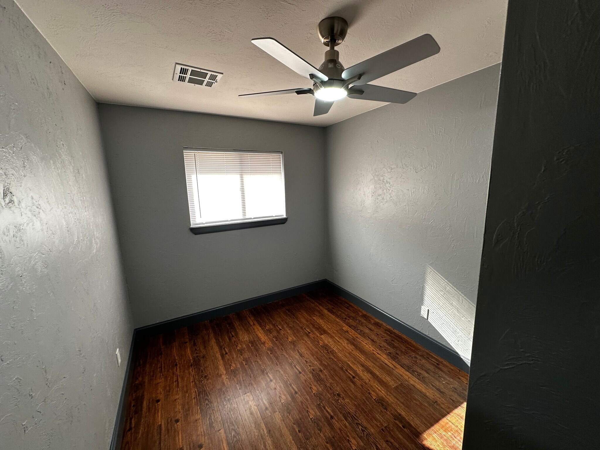 Building Photo - 2701 SW 65th St