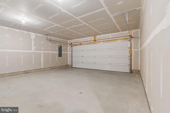 Building Photo - 378 Remington Dr