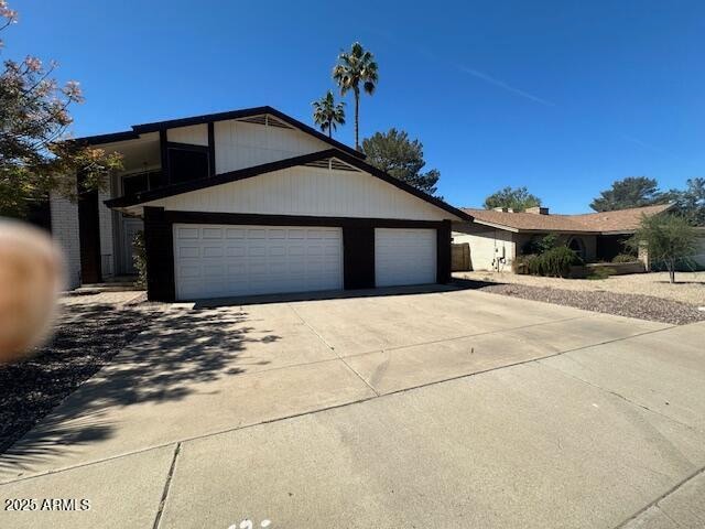 Primary Photo - 1441 W Lindner Ave