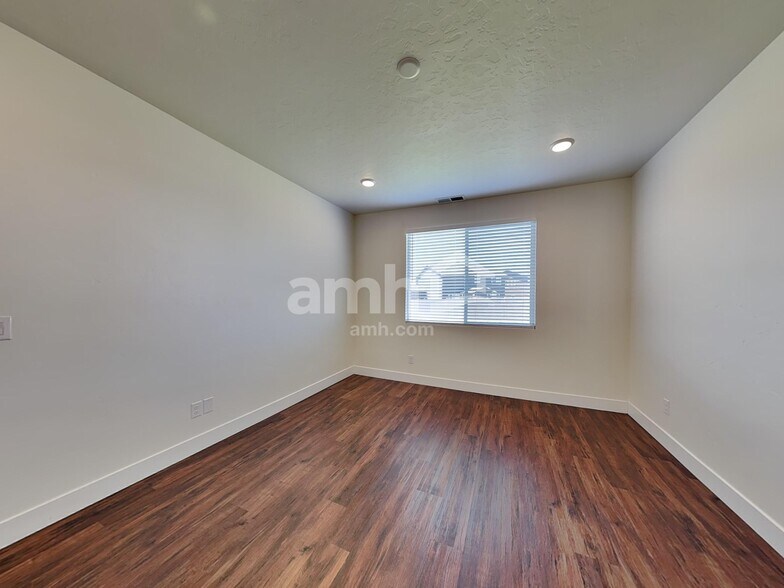 Building Photo - 5045 W White Ash Ct