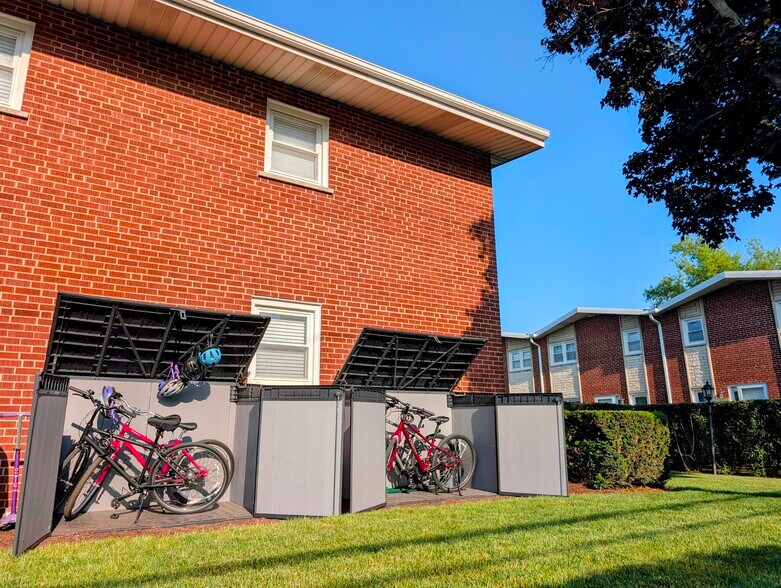 Building Photo - 630 Hibbard Rd