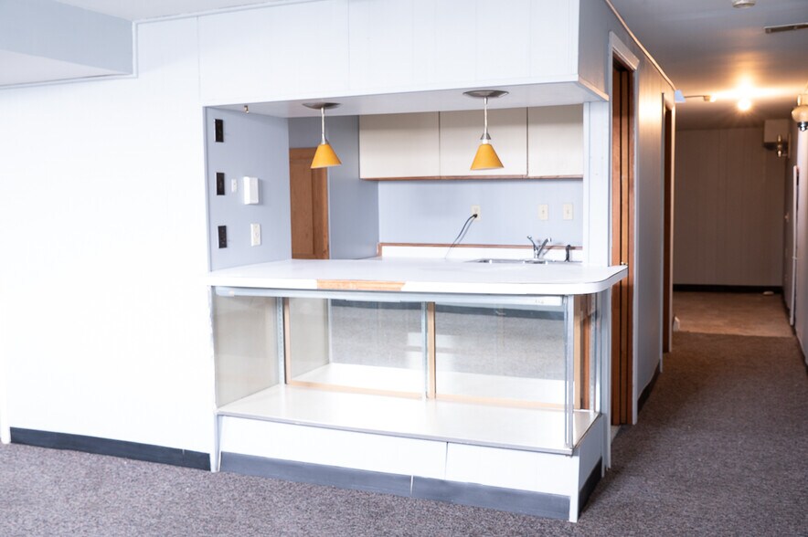 Building Photo - 10737 Silverbrook Dr