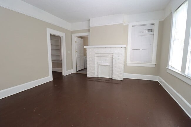Building Photo - Historic 2 Bedroom in University Hill – Wa...