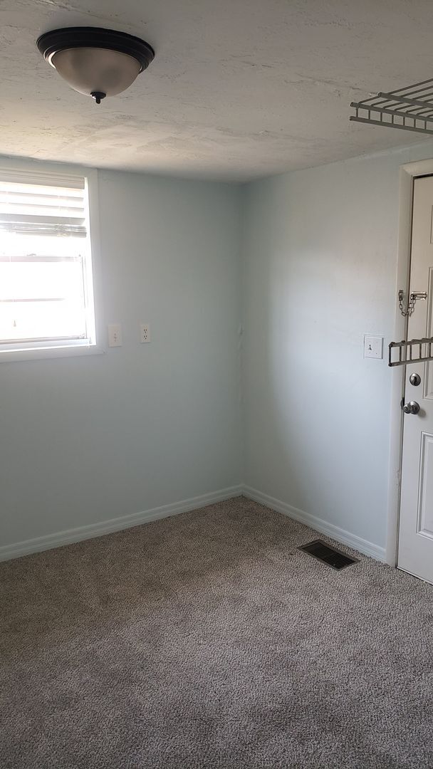 Building Photo - 3 bedroom 1 bath