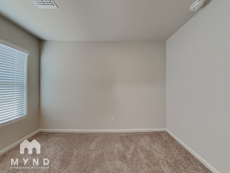 Building Photo - 10253 W Wenden Dr