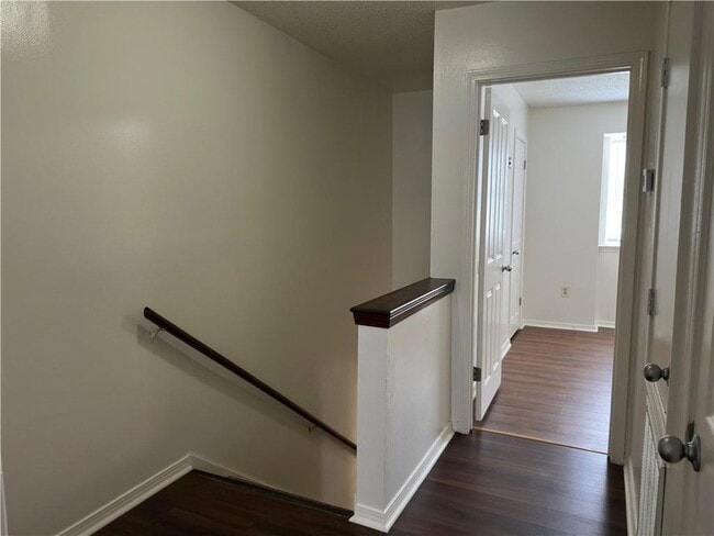 Building Photo - 59 Carriage Lane #C C