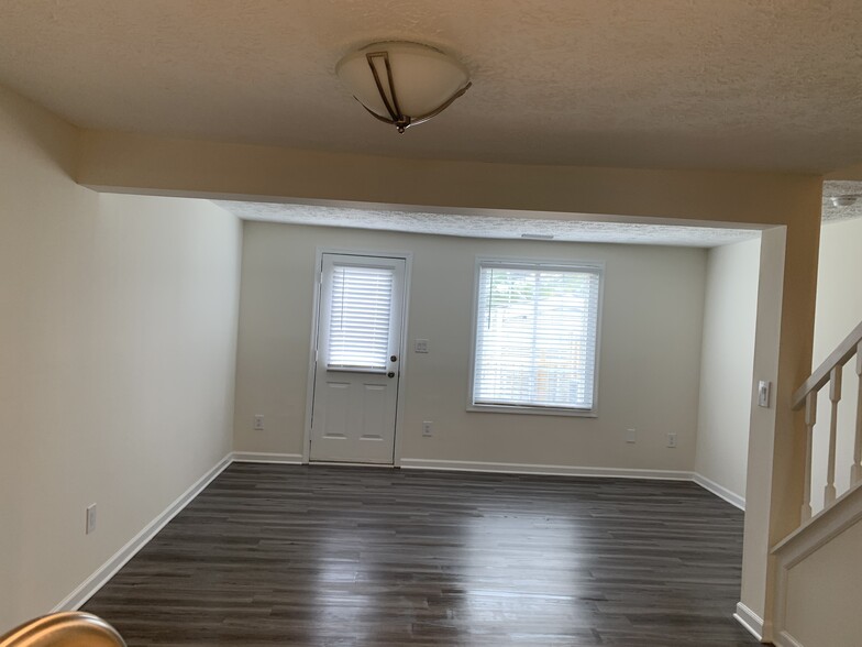 Building Photo - 5815 Whitfield Ct