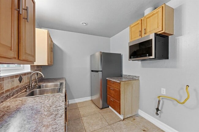 Building Photo - 6214 Club Terrace