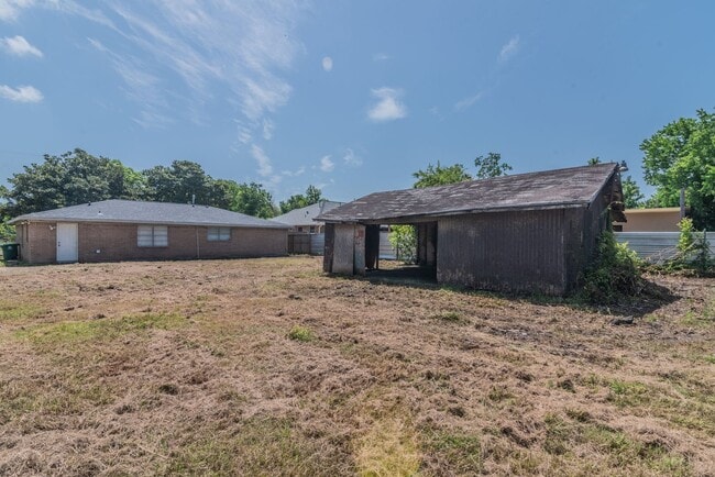 Building Photo - 9407 Irby St