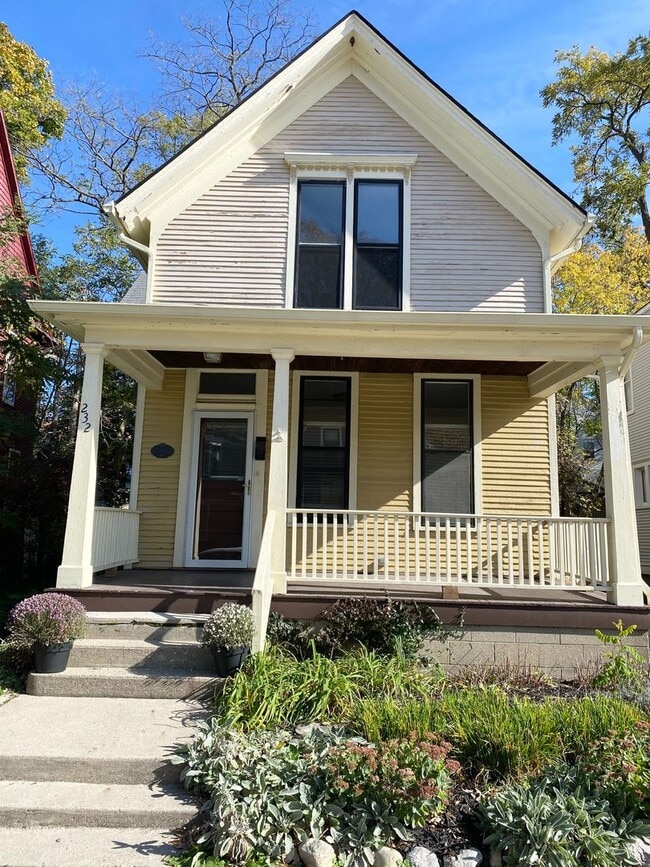 Historic Three Bedroom, Single Family Home... 232 Wellington Ave SE