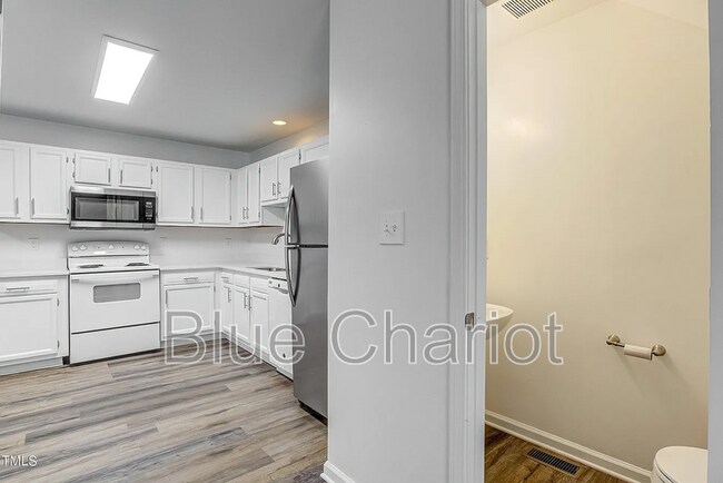 Building Photo - 1104 E Geer St